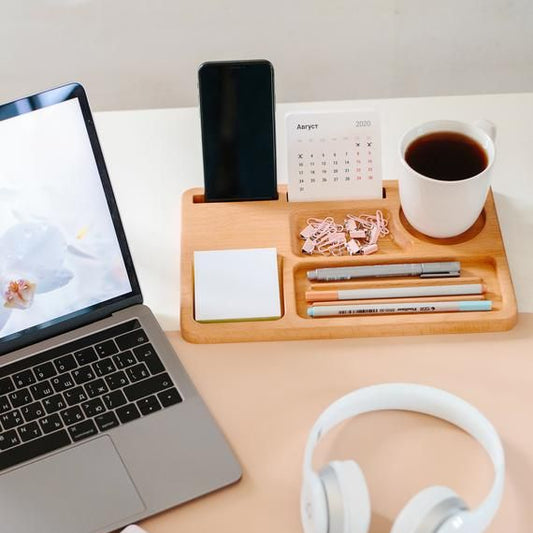 Support téléphone, tasse et rangements pour stylos